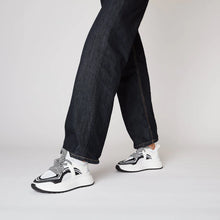 Carica l'immagine nel visualizzatore di Gallery, Sneaker Bay in tessuto colore bianco/nero