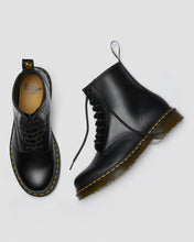 Carica l'immagine nel visualizzatore di Gallery, Dr. Martens 1460 SMOOTH