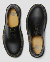 Carica l'immagine nel visualizzatore di Gallery, Dr.Martens 1461 SMOOTH BLACK
