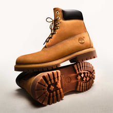 Carica l&#39;immagine nel visualizzatore di Gallery, Stivale Impermeabile Timberland® Premium 6-Inch da Uomo in giallo
