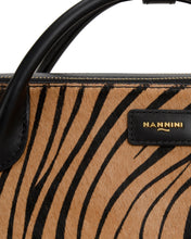 Carica l'immagine nel visualizzatore di Gallery, NANNINI BORSA CAVALLINO ZEBRATO
