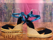 Carica l'immagine nel visualizzatore di Gallery, Espadrillas con zeppa alta in pelle scamosciata Ocean
