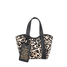 Carica l'immagine nel visualizzatore di Gallery, Mini bag a mano Vicky con stampa animalier colore bianco
