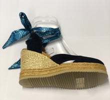Carica l&#39;immagine nel visualizzatore di Gallery, Espadrillas con zeppa alta in pelle scamosciata Ocean

