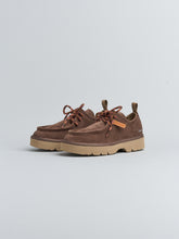 Carica l&#39;immagine nel visualizzatore di Gallery, SCARPA ALLACCIATA P009 DONNA IN CAMOSCIO BROWN FODERATA IN MICROFIBRA
