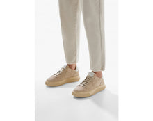 Carica l&#39;immagine nel visualizzatore di Gallery, LIPARI Sneakers in suede Beige
